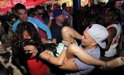 狂野性派对在线观看,在线狂欢，尽享狂野盛宴  第1张